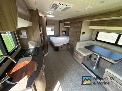 2019 Entegra Coach Qwest - Photo 12
