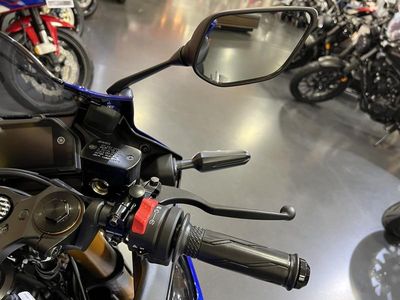 2026 Yamaha YZF-R3 - Photo 9