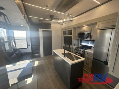 2025 Palomino Columbus - Photo 18
