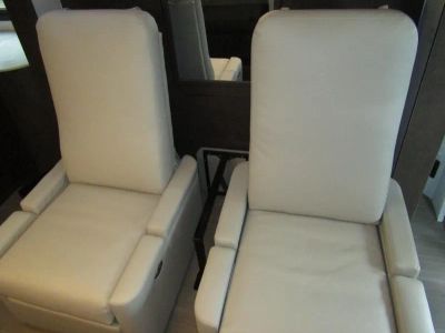 2022 Leisure Travel Vans UNITY - Photo 6