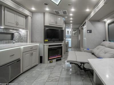 2026 Holiday Rambler Endeavor - Photo 13