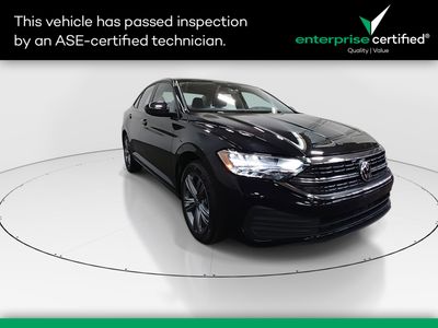 2024 Volkswagen Jetta SE Auto — front three-quarter view