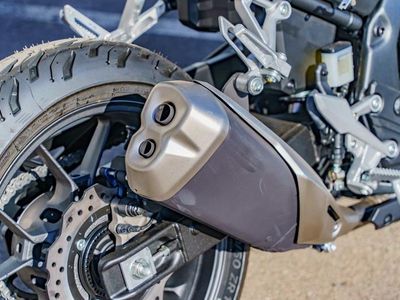 2025 Honda CB500F - Photo 11