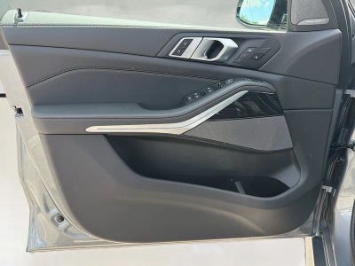 2026 BMW X5 — photo 22 view