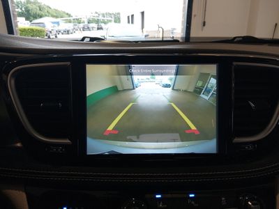 2023 Chrysler Pacifica - Photo 16
