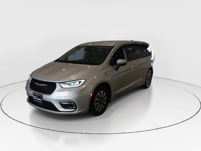 2023 Chrysler Pacifica - Photo 3