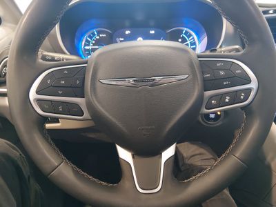 2023 Chrysler Pacifica - Photo 12