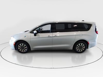 2023 Chrysler Pacifica - Photo 4
