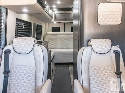 2026 Ogv Luxury Coach V-Tour - Photo 9