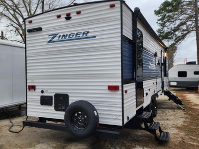 2025 Keystone Zinger 270BH - Photo 17