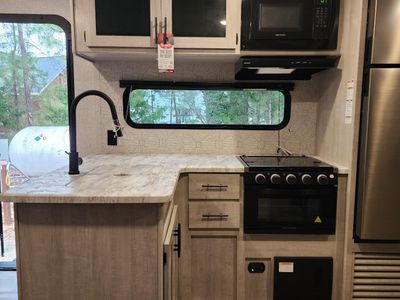 2025 Keystone Zinger 270BH - Photo 8
