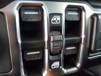 2026 Jeep Wrangler — photo 15 view