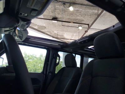 2026 Jeep Wrangler — photo 20 view