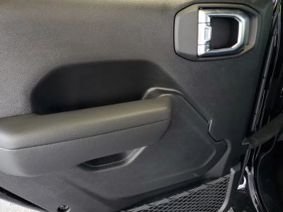 2026 Jeep Wrangler — photo 13 view