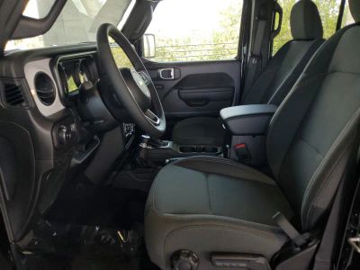 2026 Jeep Wrangler — photo 17 view