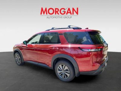 2023 Nissan Pathfinder — rear three-quarter view