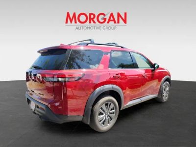 2023 Nissan Pathfinder — side profile view