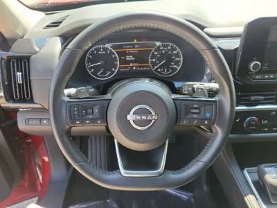 2023 Nissan Pathfinder — photo 11 view