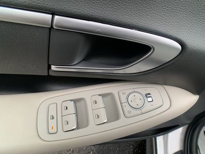 2023 Nissan Rogue SV - Photo 43
