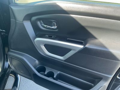 2021 Nissan Titan — photo 21 view