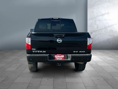 2021 Nissan Titan — detail view
