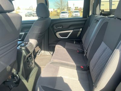 2021 Nissan Titan — photo 16 view