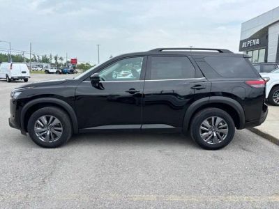 2024 Nissan Pathfinder — side profile view