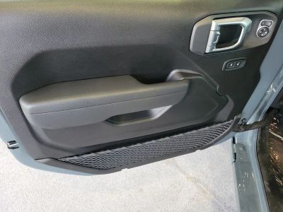2026 Jeep Wrangler — photo 14 view