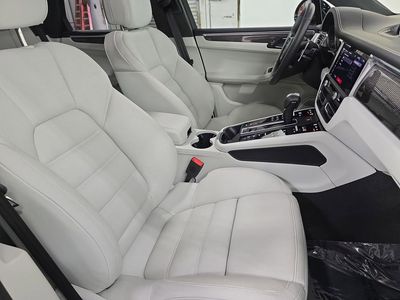 2026 Porsche Macan - Photo 27