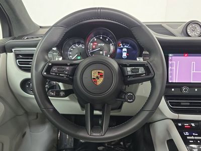 2026 Porsche Macan - Photo 14