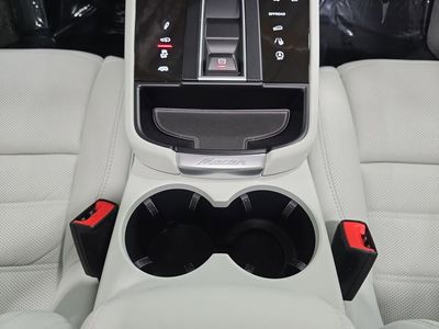 2026 Porsche Macan - Photo 20