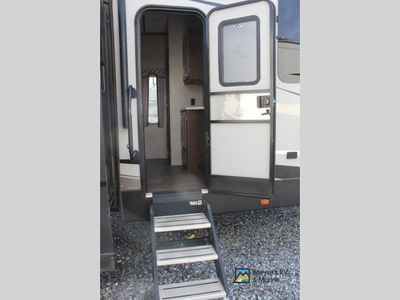 2019 Keystone RV Laredo - Photo 8