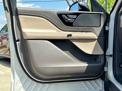 2023 Lincoln Aviator Standard - Photo 12