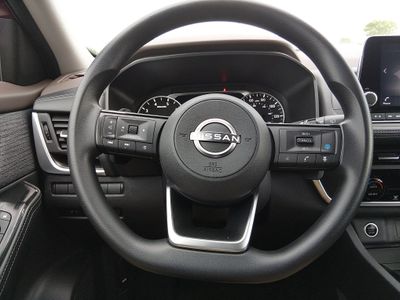 2023 Nissan Rogue — photo 12 view