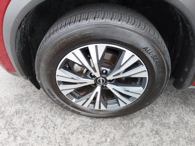 2023 Nissan Rogue — photo 10 view