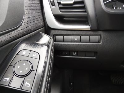 2023 Nissan Rogue — photo 13 view