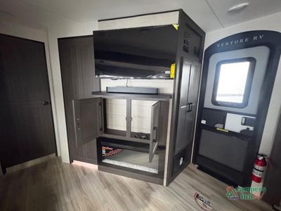 2026 Venture RV SportTrek - Photo 42