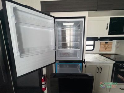 2026 Venture RV SportTrek - Photo 10