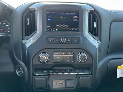 2024 Chevrolet Silverado 1500 — photo 11 view