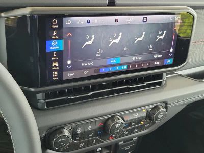 2026 Jeep Wrangler — photo 28 view