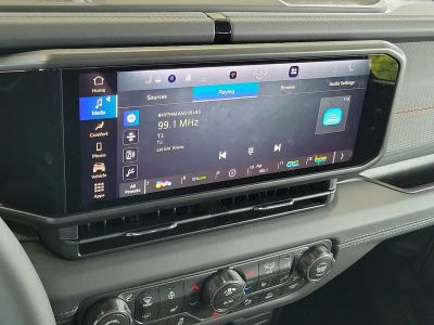 2026 Jeep Wrangler — photo 26 view