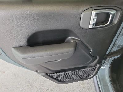 2026 Jeep Wrangler — photo 13 view