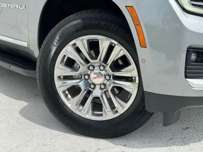 2025 GMC Yukon XL - Photo 7