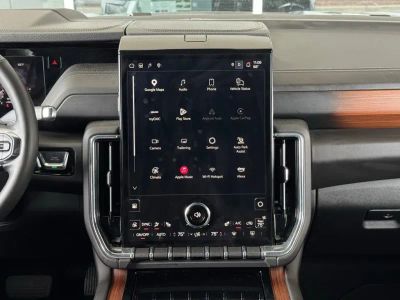 2025 GMC Yukon XL - Photo 29