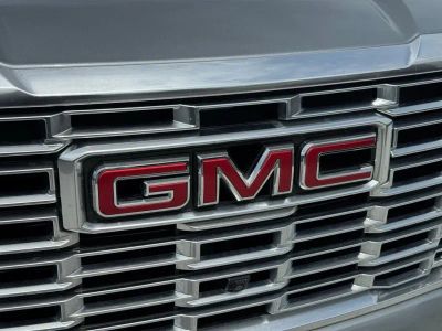 2025 GMC Yukon XL - Photo 9