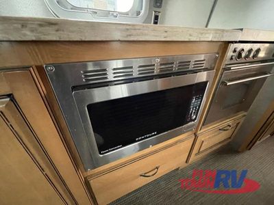 2019 Airstream Classic - Photo 14
