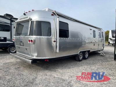 2019 Airstream Classic - Photo 3