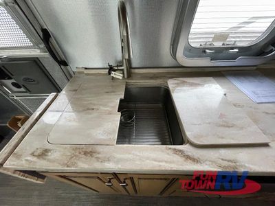 2019 Airstream Classic - Photo 13