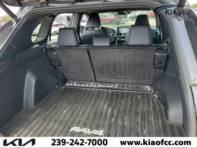 2020 Toyota RAV4 — photo 11 view