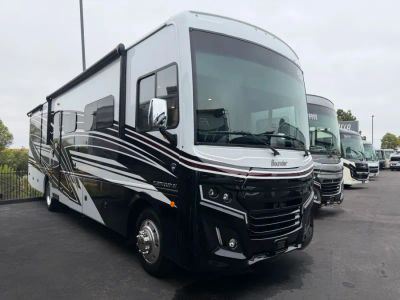 2026 Fleetwood BOUNDER - Photo 1
